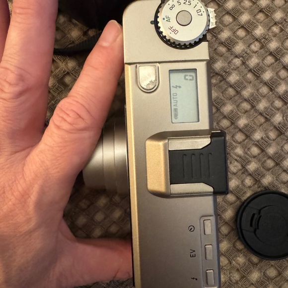 Leica Minilux Zoom With Soft Leica Case and Strap - Picture 4 of 14